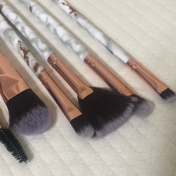 Brand New makeup brushes bundle 🤍 - Picture 8 of 8